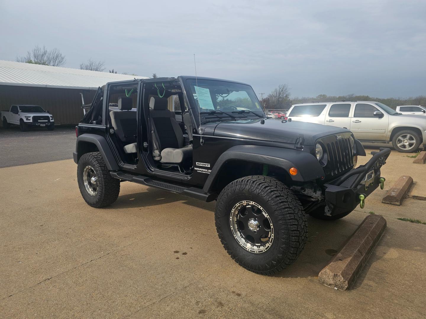 2010 BLACK Jeep Wrangler Unlimited Sport 4WD (1J4BA3H16AL) with an 3.8L V6 OHV 12V engine, located at 533 S Seven Points BLVD, Seven Points, TX, 75143, (430) 255-4030, 32.313999, -96.209351 - Photo#1